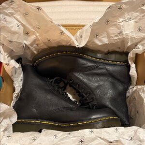 Dr. Martens new in Box